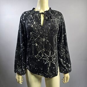 White House Black Market Black Tie Front Blouse with Graphic Print R6